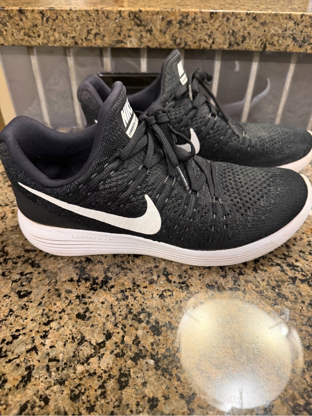 Nike LunarEpic Low Flyknit 2 Women's Running Shoe - Size 10